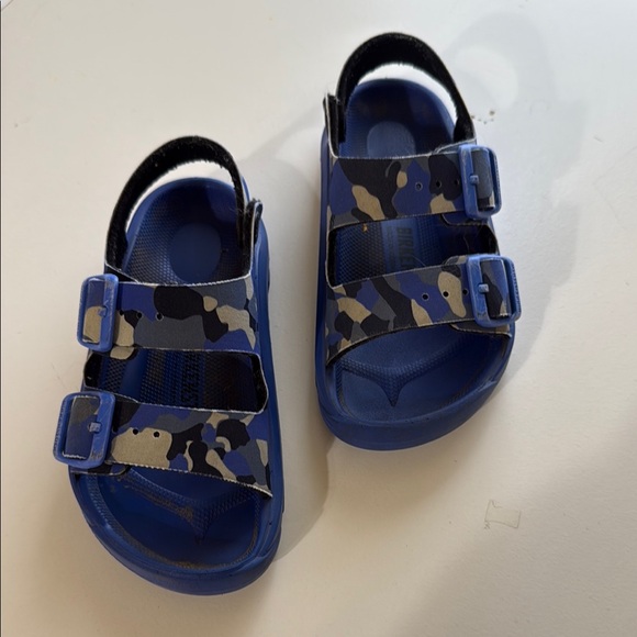 Birkenstock Mogami Kid blue camo sandals size 27 - Picture 1 of 3